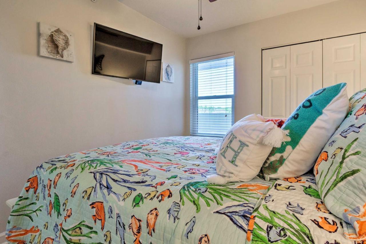 Snowbirds Retreat Walkable Destin Condo With View! Exterior photo
